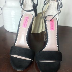 Betsy Johnson Leopard 🐆 Heels